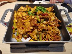 招牌悦蓉牛蛙干锅-精悦蓉(松江万达广场店)