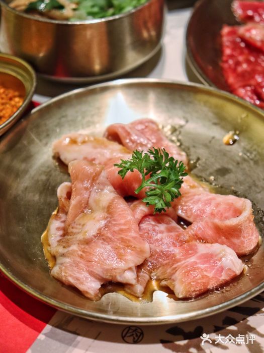 西塔老太太泥炉烤肉(川沙百联店)秘制猪颈肉图片