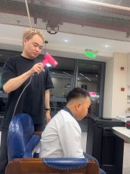 -PE SALON
