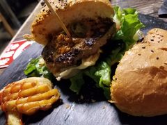 -HIGH FIVE哈福手工汉堡(桂林路店)