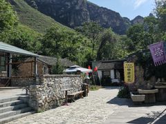 -百里峡七彩艺术小镇