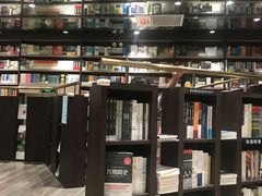 -钟书阁(群光广场店)