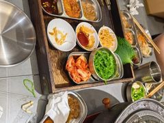 -围炉肉舍•炭烤活鳗•丹东海鲜烤肉(步行街店)