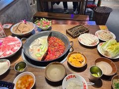 -萍姐火锅·公路夜市(武汉首店)