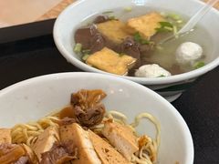 -松树干拌面店