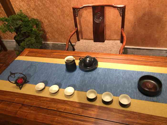 北京静思书院-"[地理位置]:位置于前门大街上,有公交车.