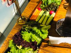赠蔬菜拼盘-黑牛の店·和牛烧肉(大悦城店)