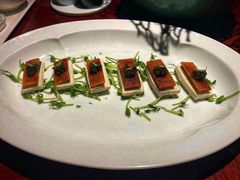 鱼子酱脆皮松板肉-解香楼(八盘岭路店)