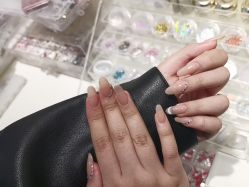 -梵莎美甲美睫