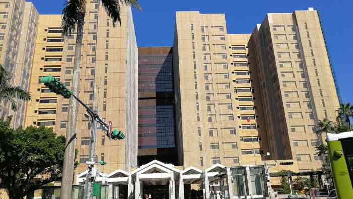 微风台大医院-"设备虽然是比较老旧一点,但是医疗品质上的.