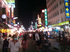 -六合夜市