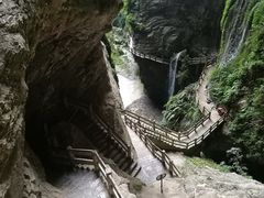 -龙水峡地缝景区