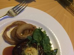 扒牛肉配洋葱-迪拜帆船酒店海底餐厅