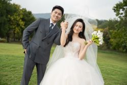 -雪中彩影婚纱摄影·微光艺术中心