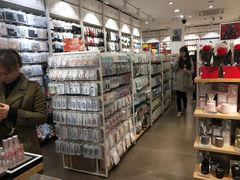 -名创优品(机场路百信广场店)