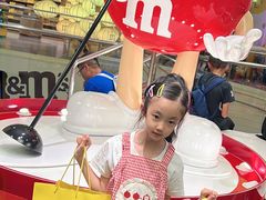 -m豆巧克力世界(上海世茂广场店)