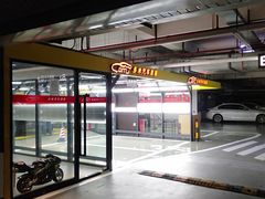 -皇庭广场-地下停车场