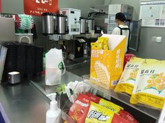 -沪上阿姨·精选茶饮(龙湖滨江天街店)