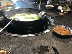 -大匠工房古船木艺术餐厅·猪肚鸡专门店(长白仙岛店)