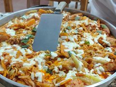 -亲昵春川鸡排(韩国美食街店)