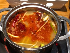 香苑麻辣红汤锅-德香苑脆皮烤鸭·经典(爱融荟城店)