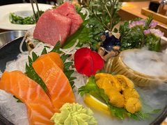 三文鱼与金枪鱼中腹和海胆刺身-阿吾罗日本料理(K11艺术中心店)