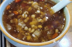 Rose Coix Seed Porridge