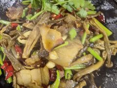 腊肉烧鹿茸菇-张关合渣(航空大道店)