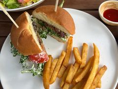 烤牛肉芝麻菜软贝果配蒜味蛋黄酱-G+KITCHEN(龙湖狮山天街店)