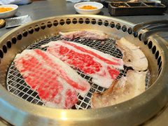 -铭牛烧肉·和牛海鲜自助(高新月牙湖店)