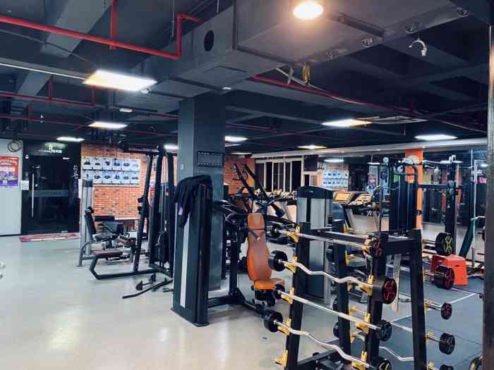 乐刻运动健身(世纪新城店)-"月半氵查看世界(3007690730)