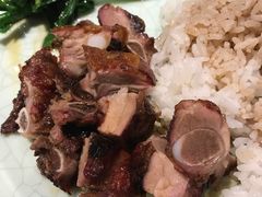 吊烧排骨饭-阿政粤小馆(中央大街店)