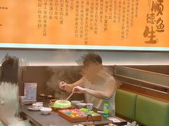 -得意咚瓜·顺德鱼生·冬瓜火锅(深圳首店)