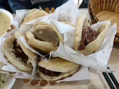 -闫家驴肉老店(华电一校店)