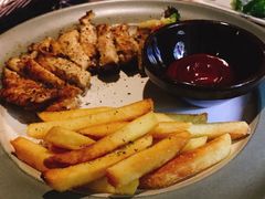 美式牛肉汉堡拼盘-花蓬咖啡(阳光经典店)