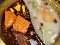 -小天鹅火锅·一线江景洪鼎旗舰店(洪崖洞店)