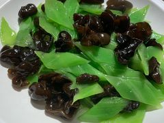 -兔行天下-鸿鹤鲜锅兔(中海国际店)