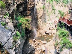 -大平台龙居瀑布旅游区