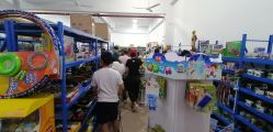 -逝水玩具折扣店