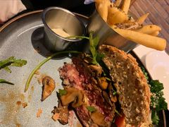 香浓蘑菇牛肉汉堡-blue frog蓝蛙(长泰广场店)