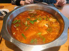 -野山舂·贵州现舂酸汤火锅(鸿通城店)