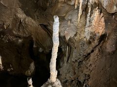 -波斯托伊纳溶洞