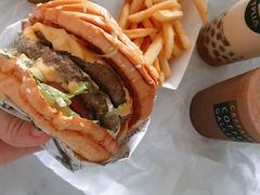 -The Habit Burger Grill 哈比特汉堡(爱琴海店)