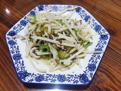 太湖芦苇根炒肉丝-呼吸森林·生态农庄农家乐私房菜