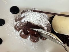 巧克力蛋糕配香草冰淇淋-Jean Georges