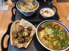 -云阿蛮云南生烫牛肉米线(奉贤路店)