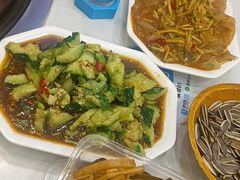 -鲁员外地锅鸡地锅鱼(古墩路店)