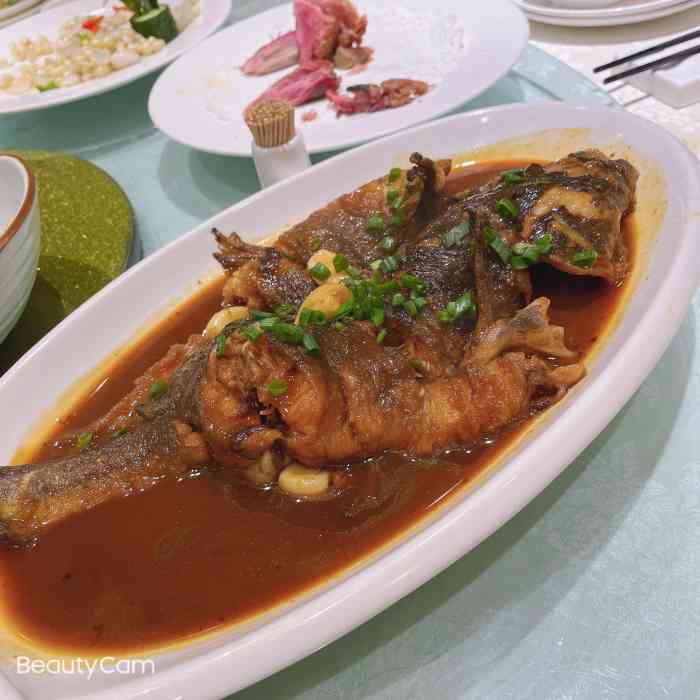 鲤鱼门大酒店(新庄店)-"性价比高.环境不错,停车厂很大.