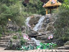 -大平台龙居瀑布旅游区