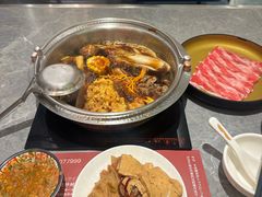 -牛YO寿喜烧·铁板烧和牛火锅自助(市府恒隆店)
